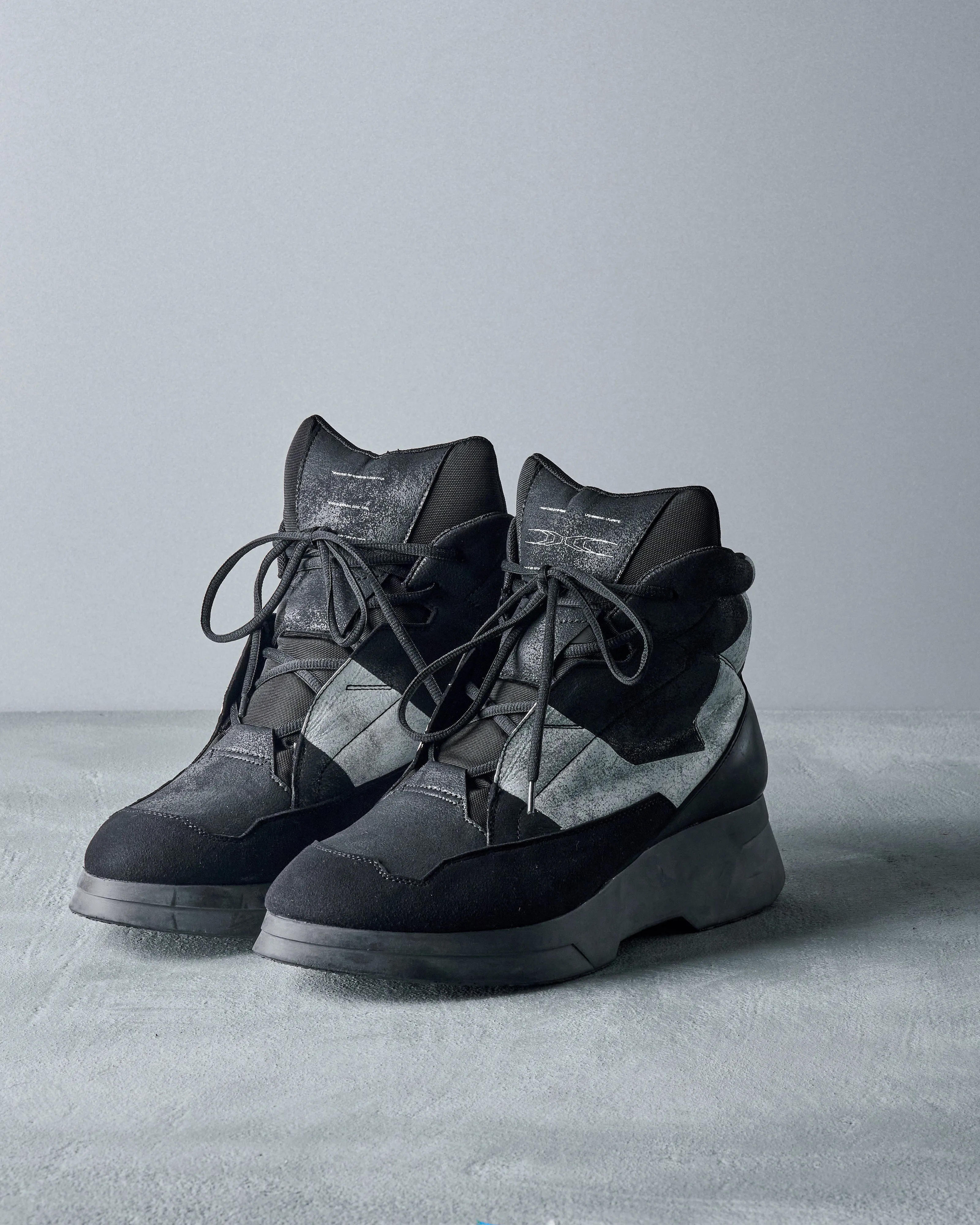 Julius Hi-top lace-up sneaker