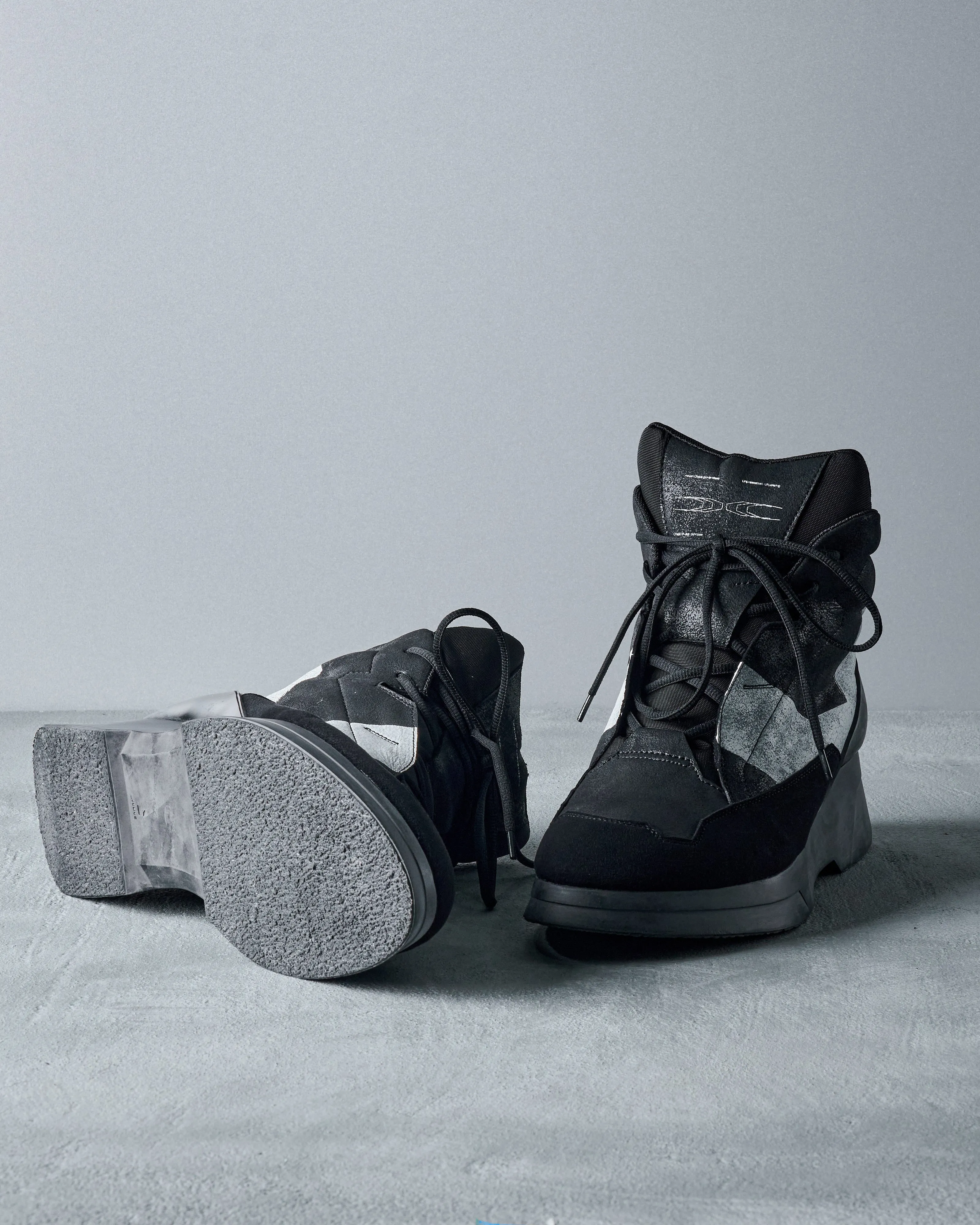 Julius Hi-top lace-up sneaker